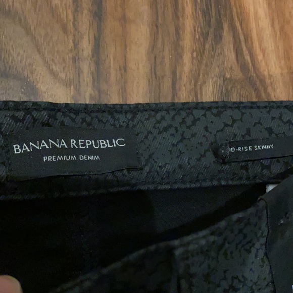 Banana Republic Mid Rise Skinny Snake Print Jean - Picture 6 of 12